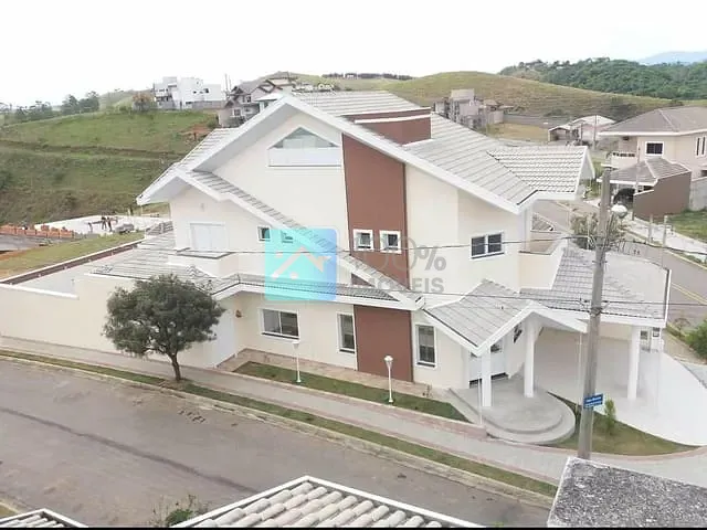 Sobrado com 350m² 3 quartos e 5 banheiros, à venda, no bairro Condomínio Residencial Mantiqueira em São José dos Campos