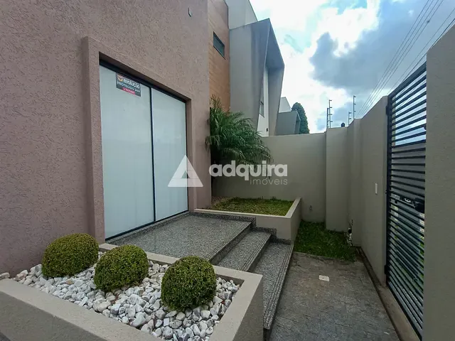 Sobrado 2 quartos e 3 banheiros, à venda, no bairro Orfãs em Ponta Grossa