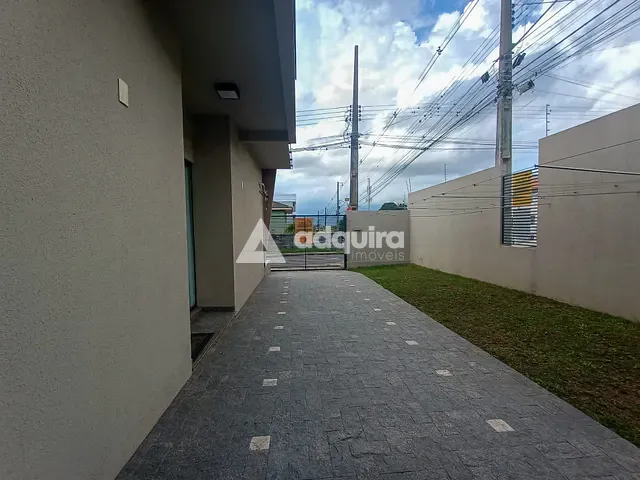 Sobrado 2 quartos e 3 banheiros, à venda, no bairro Orfãs em Ponta Grossa