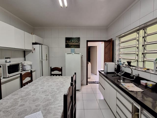 Foto do Sobrado - 🏡 Sobrado com 149m², 3 Dormitórios (1 Suíte), Churrasqueira, Quarto de Empregada e 2 Vagas Cobertas no Taboão | Mix Nascimento