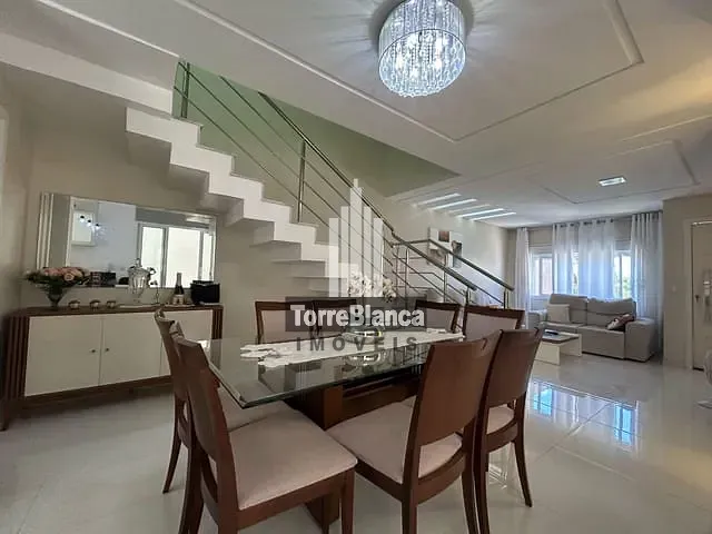 Sobrado com 141m², à venda, no bairro Oficinas em Ponta Grossa