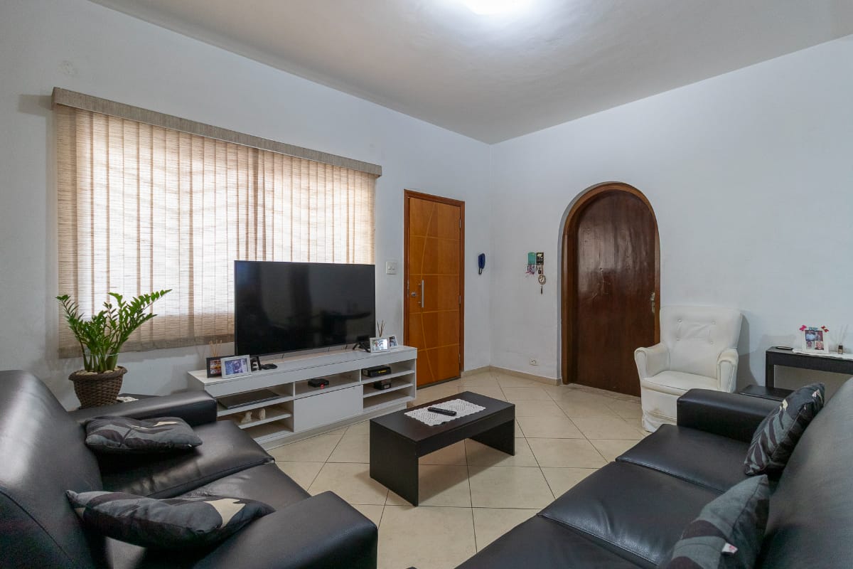 Foto do Sobrado-Sobrado para venda em Chácara Inglesa com 4 quartos, sendo 1 suíte, 181m²