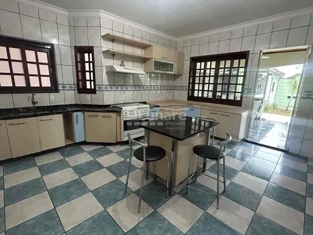 Sobrado com 1007m² 4 quartos e 5 banheiros, à venda, no bairro Caputera em Arujá