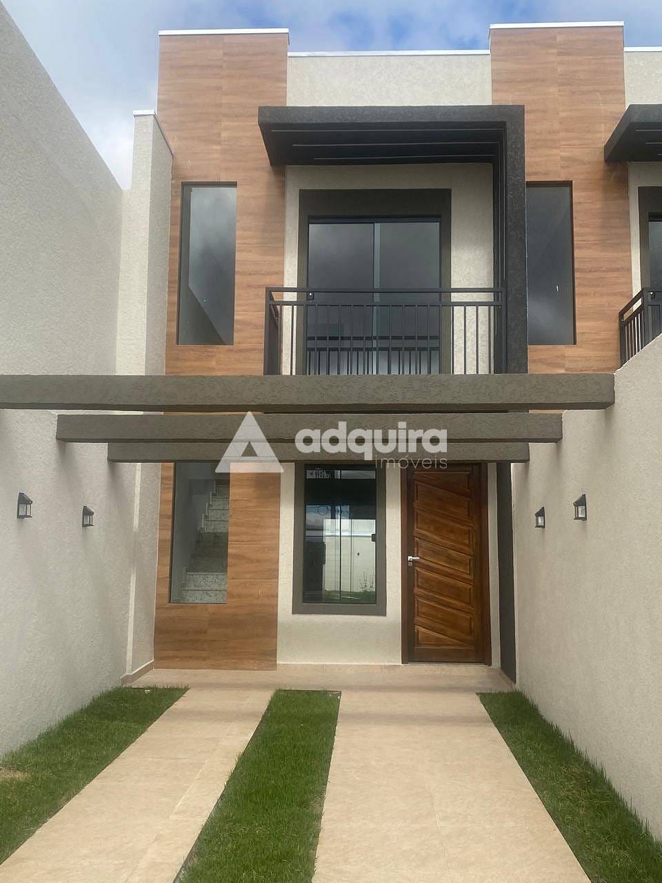Sobrado à venda com 3 quartos, 118m² - Foto 1