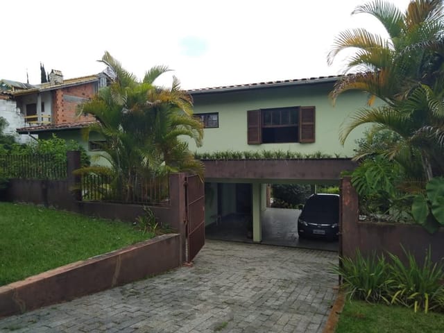 Sobrado com 1043m² 4 quartos e 4 banheiros, à venda, no bairro Granja Viana II em Cotia
