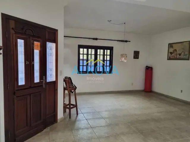 Sobrado com 253m² 5 quartos e 4 banheiros, à venda, no bairro Urbanova em São José dos Campos