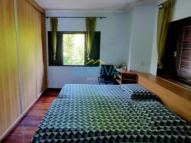 Sobrado com 253m² 5 quartos e 4 banheiros, à venda, no bairro Urbanova em São José dos Campos