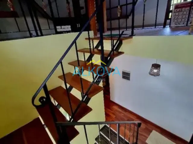 Sobrado com 253m² 5 quartos e 4 banheiros, à venda, no bairro Urbanova em São José dos Campos
