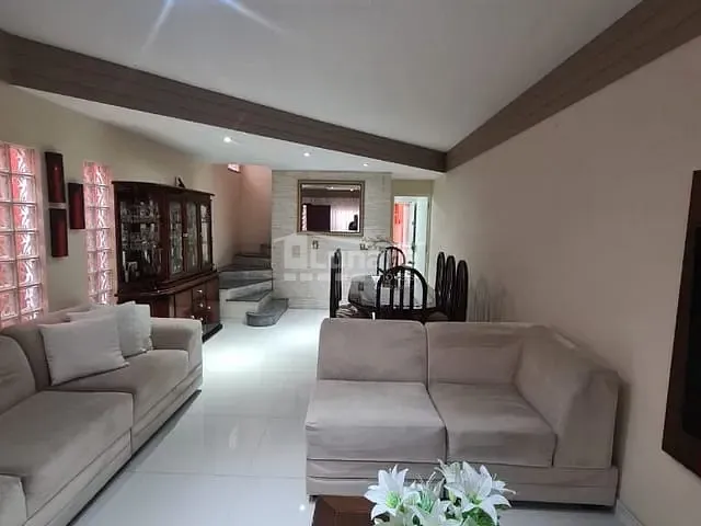Sobrado com 289m² 3 quartos e 3 banheiros, à venda, no bairro Parque Santana em Mogi das Cruzes