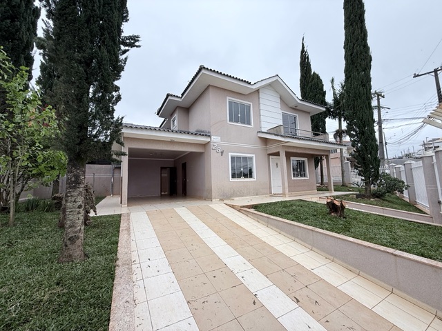Sobrado para locação, 4 quartos sendo 1 suíte, Churrasqueira, 2 vagas cobertas, 168m², Neves - Ponta Grossa/PR