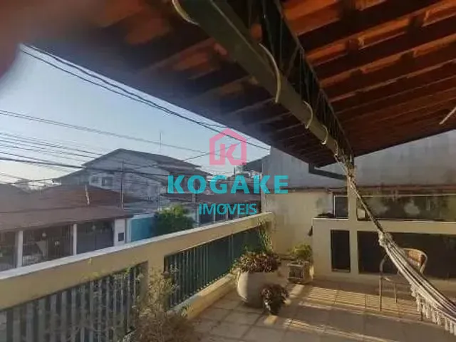 Sobrado com 250m² 4 quartos e 2 banheiros, à venda, no bairro Bosque dos Eucaliptos em São José dos Campos