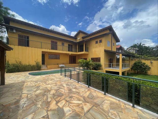 Sobrado com 750m² 4 quartos e 6 banheiros, à venda, no bairro Pousada dos Bandeirantes em Carapicuíba