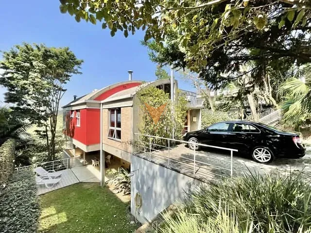 Sobrado com 744m² 3 quartos e 3 banheiros, à venda, no bairro Granja Viana em Cotia