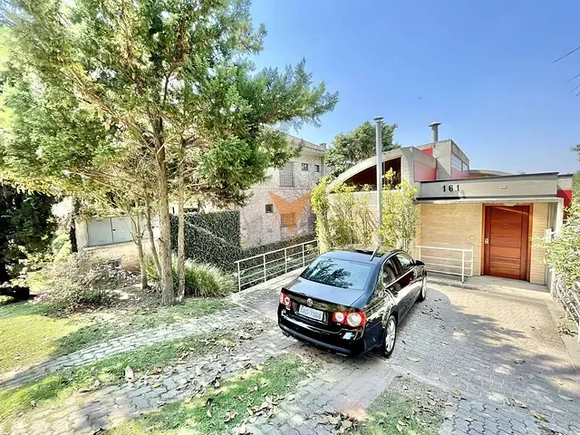 Sobrado com 744m² 3 quartos e 3 banheiros, à venda, no bairro Granja Viana em Cotia