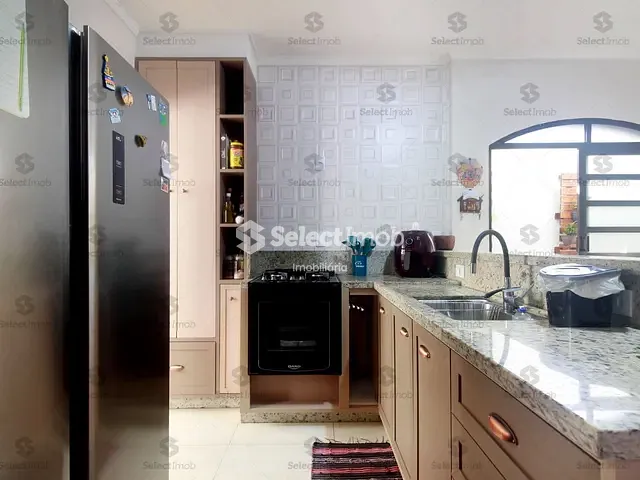 Sobrado com 177m² 3 quartos e 2 banheiros, à venda, no bairro Jardim Sônia Maria em Mauá