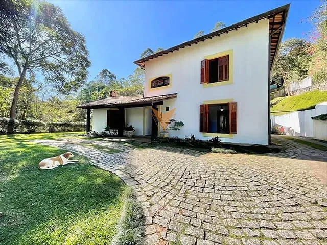 Sobrado com 3543m² 4 quartos e 3 banheiros, à venda, no bairro Granja Viana em Embu das Artes