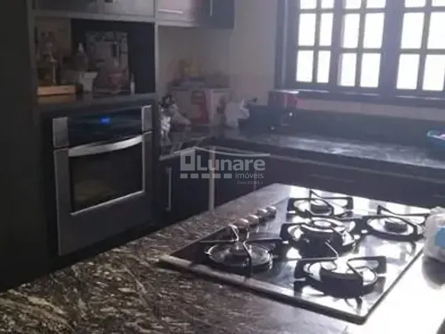 Sobrado com 157m² 3 quartos e 2 banheiros, à venda, no bairro Vila Rei em Mogi das Cruzes