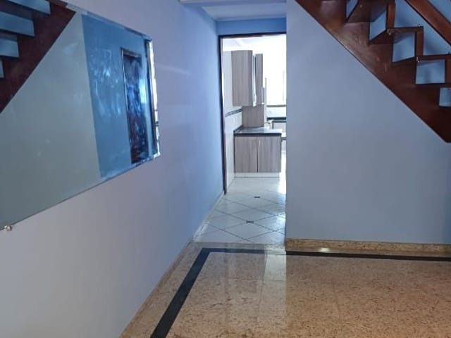 Sobrado com 250m² 3 quartos e 4 banheiros, à venda, no bairro Jardim Elvira em Osasco