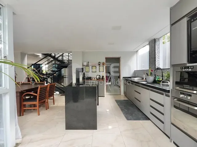 Casa com 353m² 3 quartos e 5 banheiros, à venda, no bairro Vila Irmãos Arnoni em São Paulo