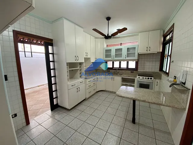 Sobrado 3 quartos e 1 banheiro, para alugar, no bairro Jardim Aquarius em São José dos Campos