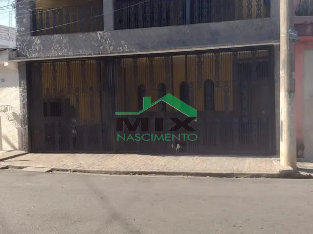 Sobrado com 214m² 3 quartos e 2 banheiros, à venda, no bairro Parque Santa Teresa em Carapicuíba