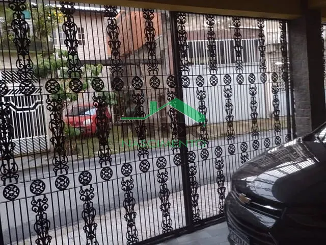 Sobrado com 214m² 3 quartos e 2 banheiros, à venda, no bairro Parque Santa Teresa em Carapicuíba