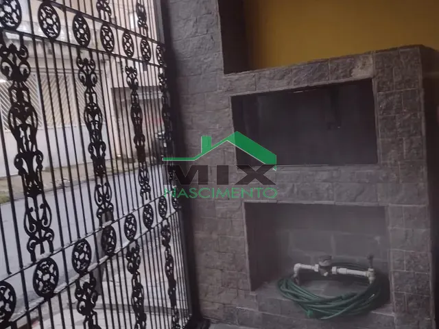 Sobrado com 214m² 3 quartos e 2 banheiros, à venda, no bairro Parque Santa Teresa em Carapicuíba