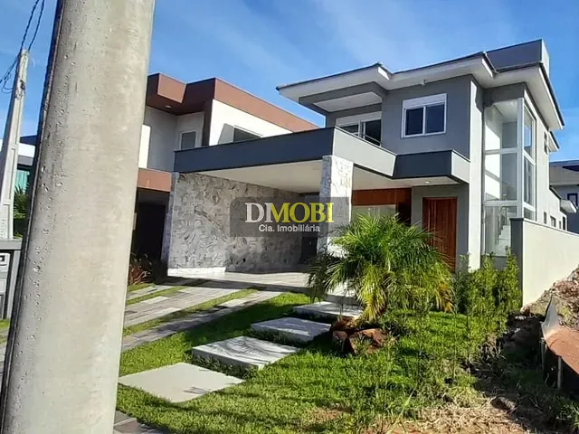 Sobrado com 278m² 3 quartos e 2 banheiros, à venda, no bairro Centro em Gravataí