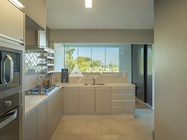 Sobrado com 209m² 3 quartos e 3 banheiros, à venda, no bairro Estrela em Ponta Grossa