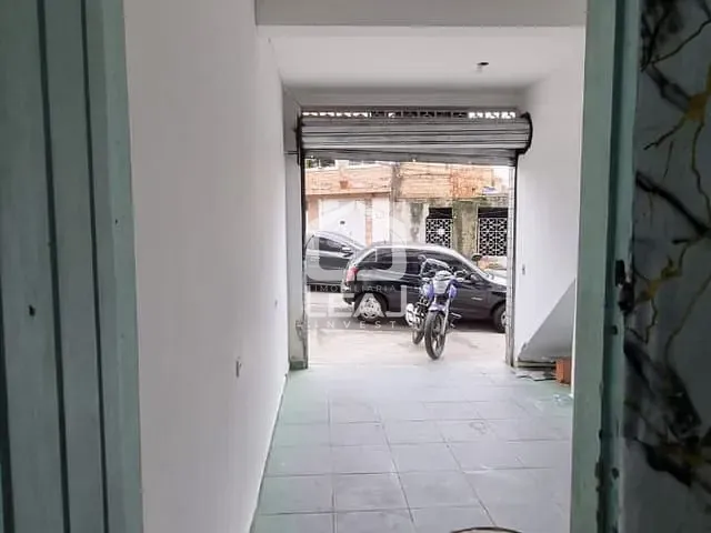Sobrado com 370m² 1 quarto e 1 banheiro, à venda, no bairro Parque Independência em São Paulo
