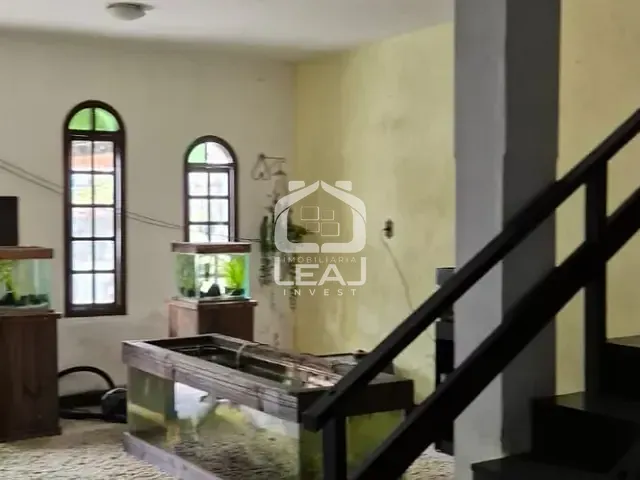 Sobrado com 317m² 6 quartos e 3 banheiros, à venda ou para alugar, no bairro Jardim Peri Peri em São Paulo