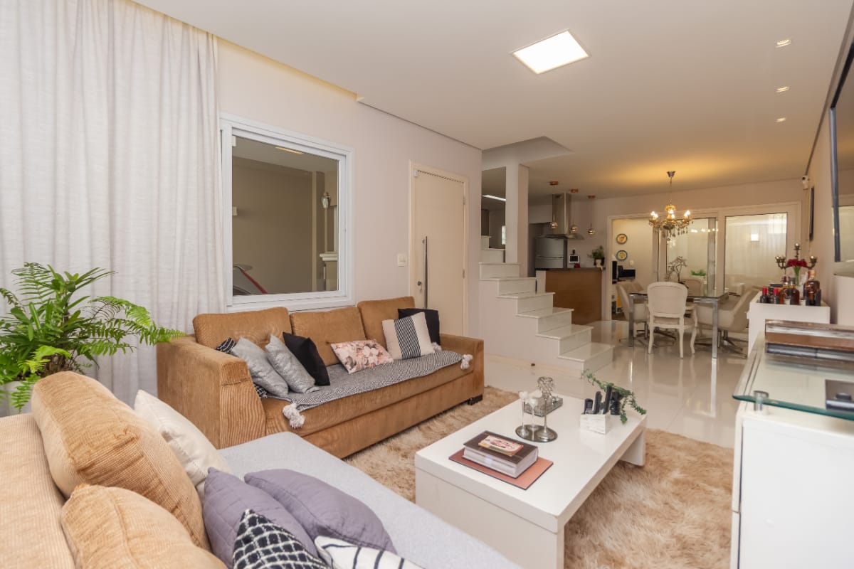 Foto do Sobrado-Sobrado para venda em Chácara Inglesa com 3 quartos, sendo 3 suítes, 180m²