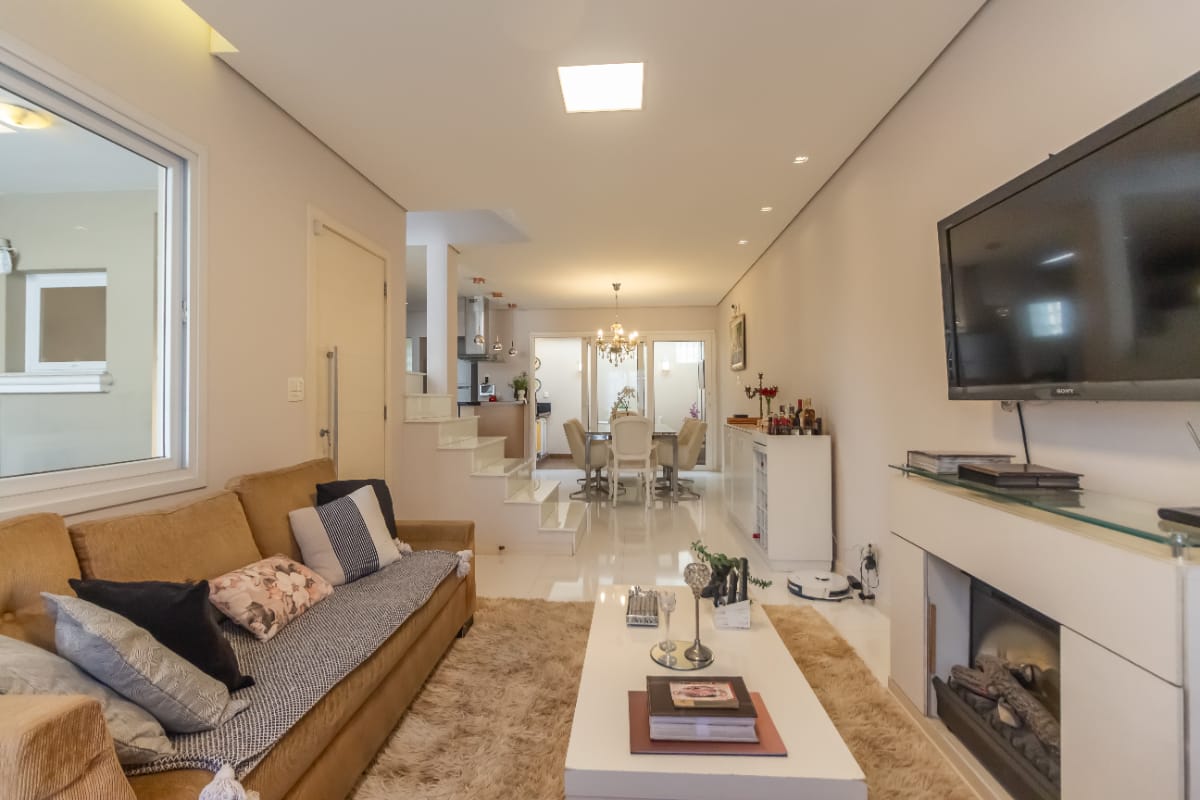Foto do Sobrado-Sobrado para venda em Chácara Inglesa com 3 quartos, sendo 3 suítes, 180m²