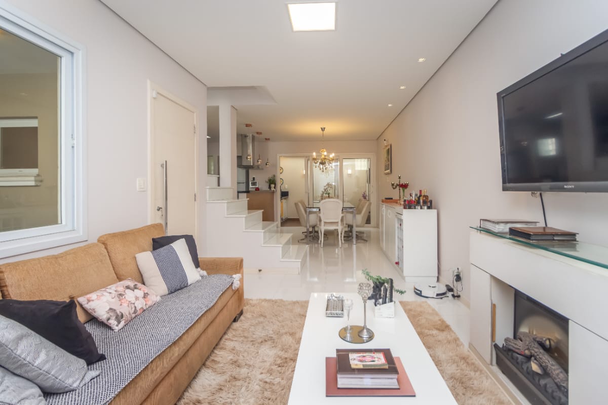 Foto do Sobrado-Sobrado para venda em Chácara Inglesa com 3 quartos, sendo 3 suítes, 180m²