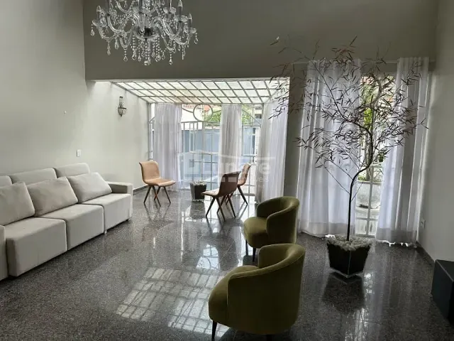 Sobrado com 500m² 5 quartos e 5 banheiros, à venda, no bairro Vila Oliveira em Mogi das Cruzes