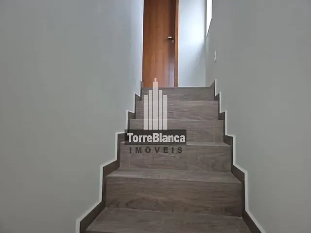 Sobrado 2 quartos e 2 banheiros, à venda, no bairro Contorno em Ponta Grossa