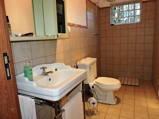 Sobrado com 5423m² 2 quartos e 3 banheiros, à venda, no bairro Granja Viana em Embu das Artes