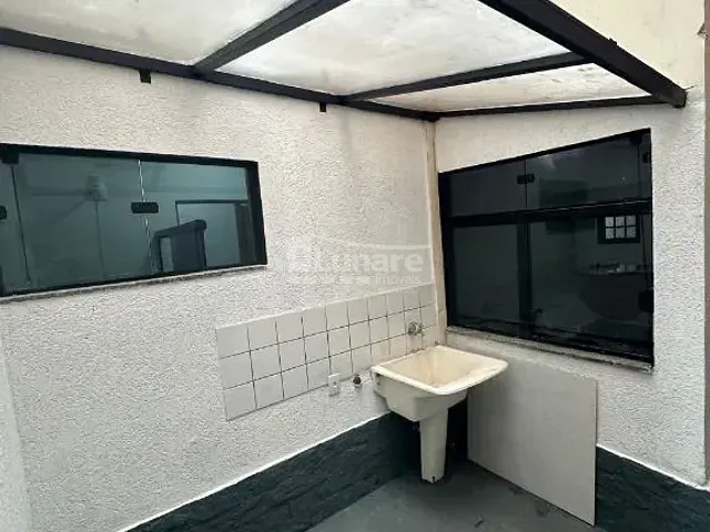 Sobrado com 200m² 3 quartos e 1 banheiro, à venda, no bairro Jardim Esperança em Mogi das Cruzes
