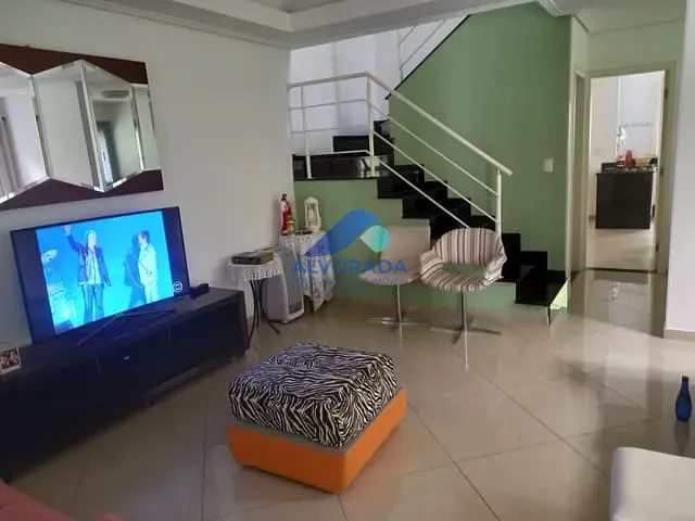 Sobrado com 140m² 3 quartos e 3 banheiros, à venda, no bairro Jardim das Indústrias em São José dos Campos