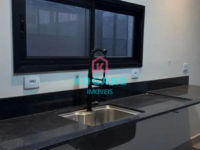 Sobrado com 250m² 4 quartos e 3 banheiros, à venda, no bairro Jardim das Flores em São José dos Campos