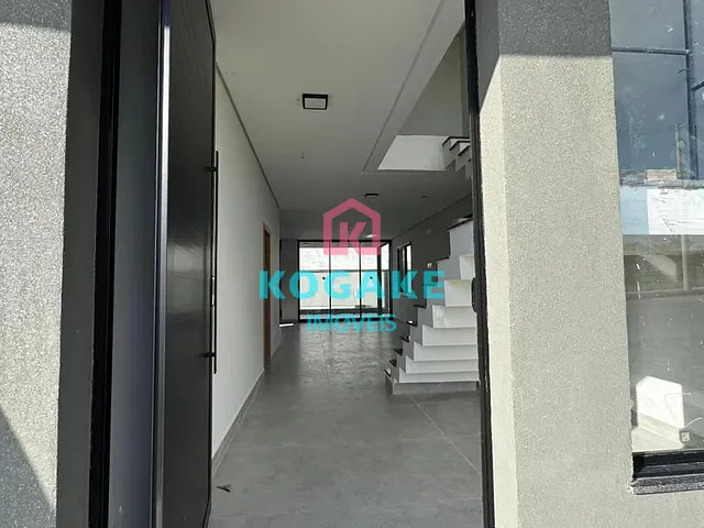 Sobrado com 250m² 4 quartos e 3 banheiros, à venda, no bairro Jardim das Flores em São José dos Campos