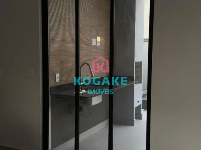 Sobrado com 250m² 4 quartos e 3 banheiros, à venda, no bairro Jardim das Flores em São José dos Campos