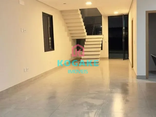 Sobrado com 250m² 4 quartos e 3 banheiros, à venda, no bairro Jardim das Flores em São José dos Campos