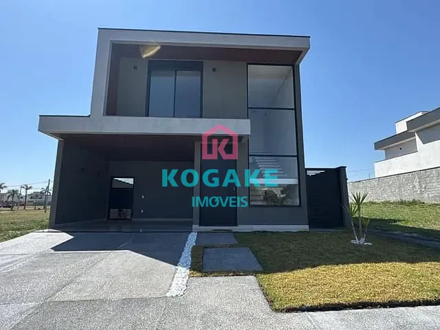 Sobrado com 250m² 4 quartos e 3 banheiros, à venda, no bairro Jardim das Flores em São José dos Campos
