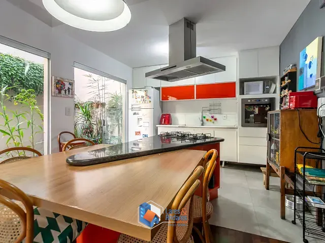 Sobrado com 166m² 3 quartos e 5 banheiros, à venda, no bairro Campo Belo em São Paulo