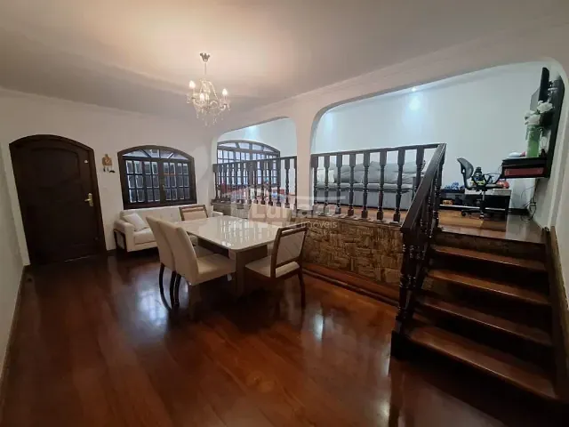 Sobrado com 300m² 4 quartos e 4 banheiros, à venda, no bairro Jardim Universo em Mogi das Cruzes
