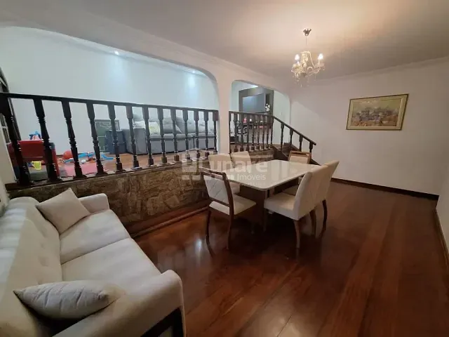 Sobrado com 300m² 4 quartos e 4 banheiros, à venda, no bairro Jardim Universo em Mogi das Cruzes