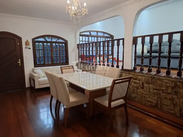 Sobrado com 300m² 4 quartos e 4 banheiros, à venda, no bairro Jardim Universo em Mogi das Cruzes