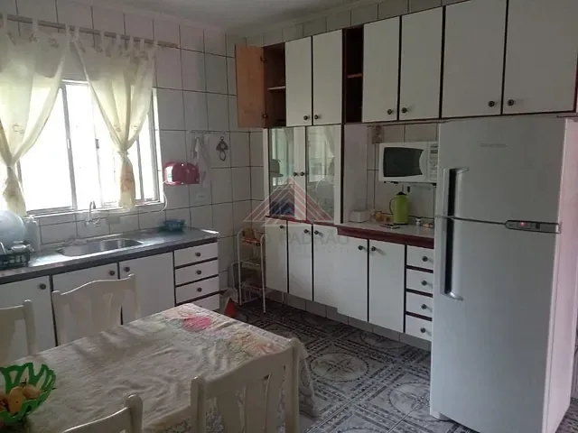 Sobrado com 253m² 5 quartos e 4 banheiros, à venda, no bairro Vila Feital em Mauá