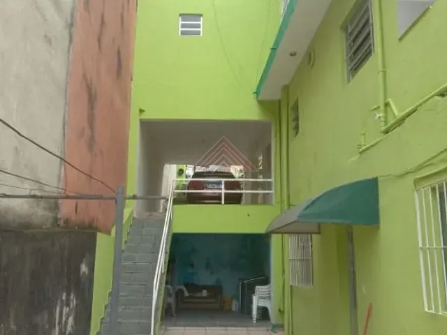 Sobrado com 253m² 5 quartos e 4 banheiros, à venda, no bairro Vila Feital em Mauá